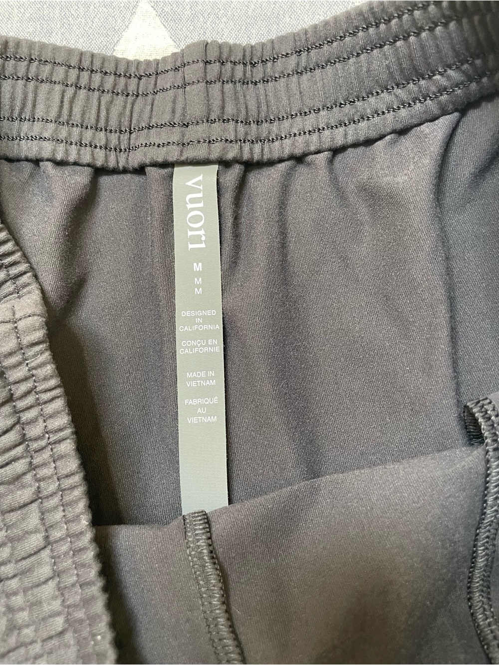 Vuori Halo Short Solid Black - Picture 4 of 4